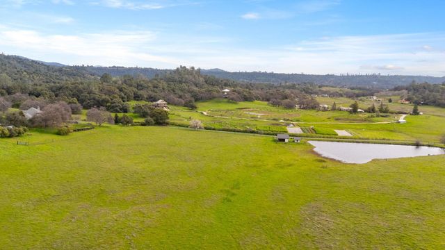 8650 Fraguero Rd, Sonora, CA 95370