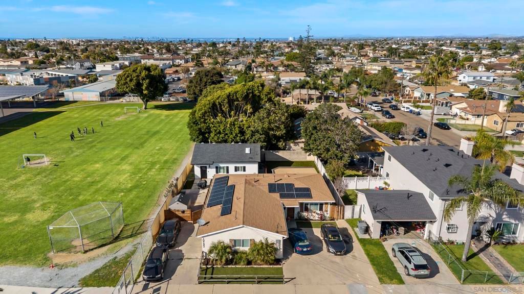 Image 5 of property listing at 1096 Grove Avenue, Imperial Beach, CA 91932