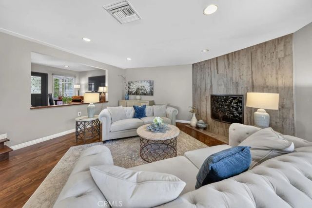 5711 Geyser Avenue, Tarzana, CA 91356