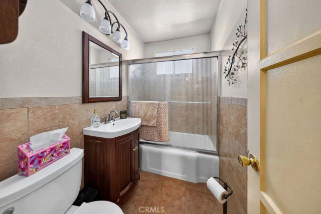 5711 Geyser Avenue, Tarzana, CA 91356