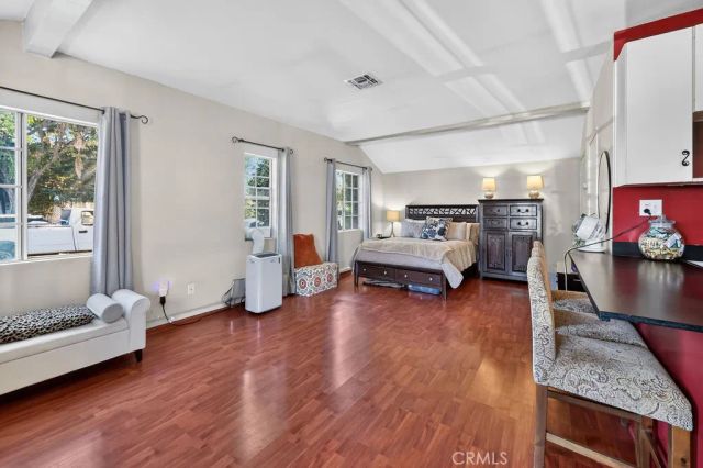 5711 Geyser Avenue, Tarzana, CA 91356
