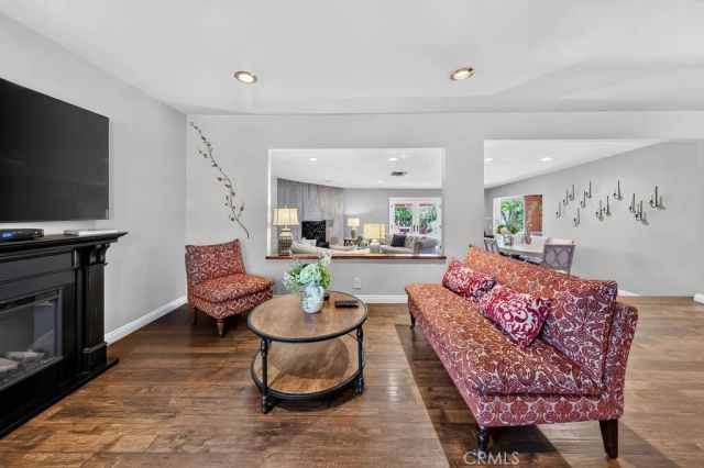 5711 Geyser Avenue, Tarzana, CA 91356
