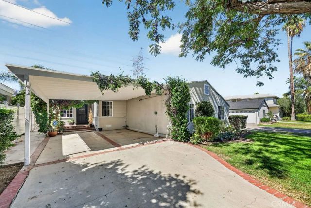 5711 Geyser Avenue, Tarzana, CA 91356