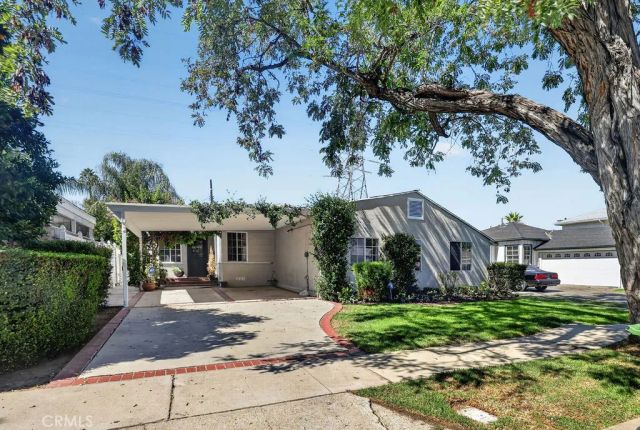 5711 Geyser Avenue, Tarzana, CA 91356