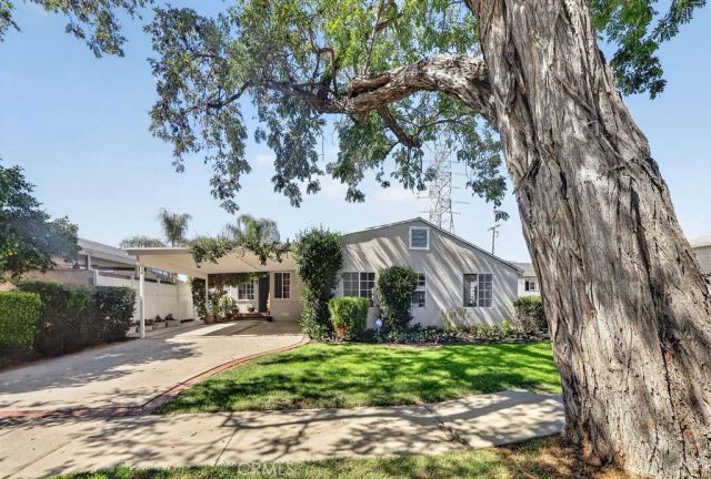 5711 Geyser Avenue, Tarzana, CA 91356