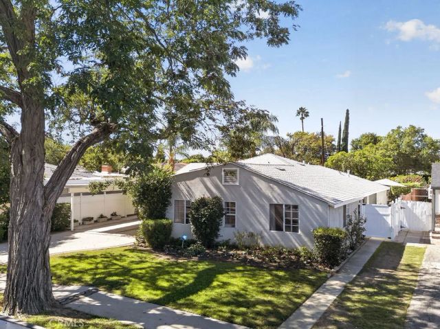 5711 Geyser Avenue, Tarzana, CA 91356