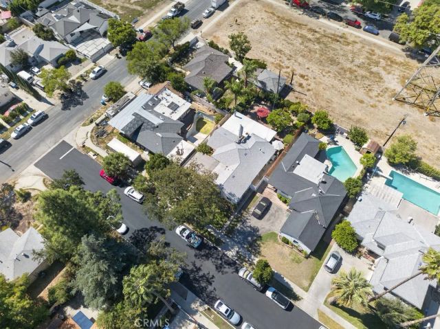 5711 Geyser Avenue, Tarzana, CA 91356