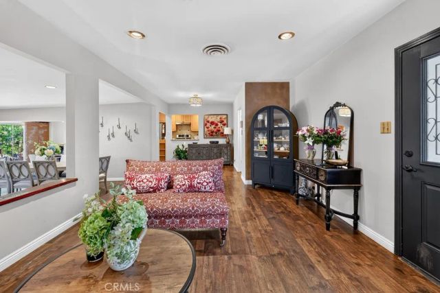 5711 Geyser Avenue, Tarzana, CA 91356