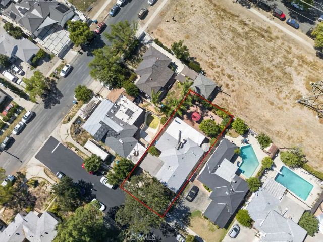 5711 Geyser Avenue, Tarzana, CA 91356