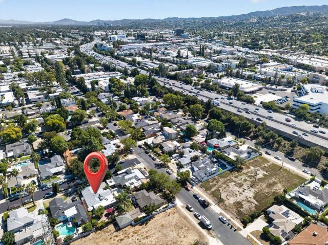 5711 Geyser Avenue, Tarzana, CA 91356