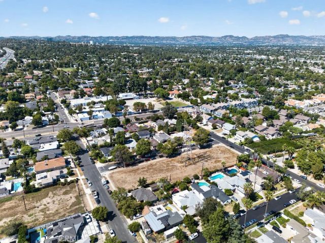 5711 Geyser Avenue, Tarzana, CA 91356