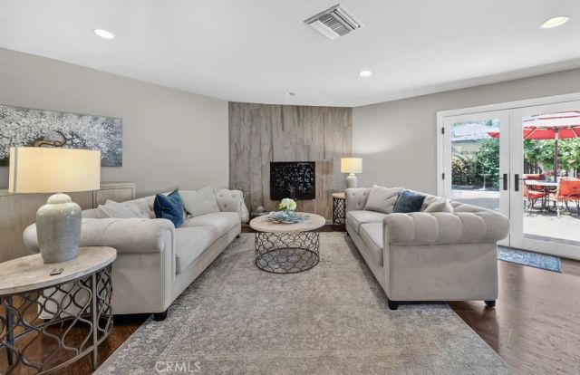 5711 Geyser Avenue, Tarzana, CA 91356