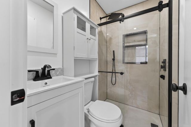 525 Lindsay Ave, Sacramento, CA 95838