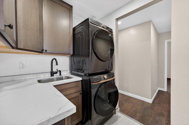 525 Lindsay Ave, Sacramento, CA 95838