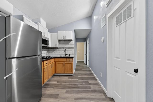 525 Lindsay Ave, Sacramento, CA 95838