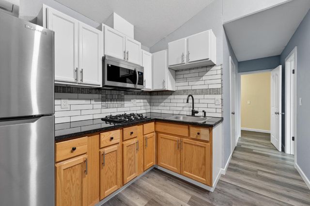 525 Lindsay Ave, Sacramento, CA 95838