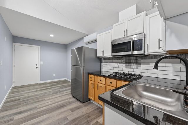 525 Lindsay Ave, Sacramento, CA 95838