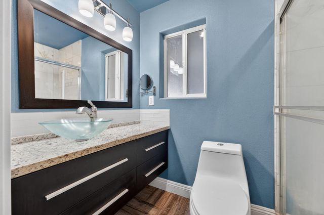 525 Lindsay Ave, Sacramento, CA 95838