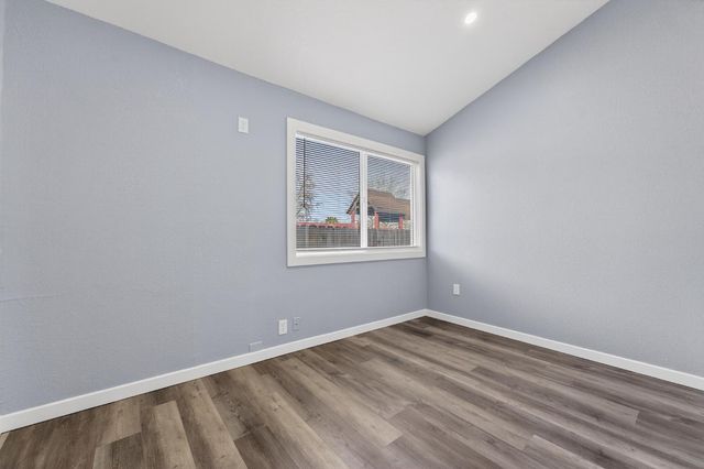 525 Lindsay Ave, Sacramento, CA 95838