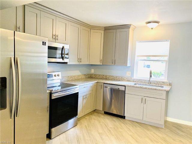 710 White Hall LN, Virginia Beach, VA 23462