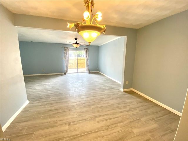 710 White Hall LN, Virginia Beach, VA 23462