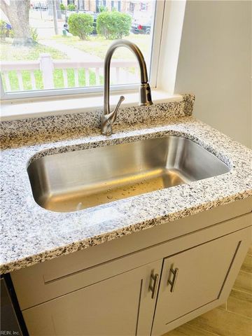 710 White Hall LN, Virginia Beach, VA 23462
