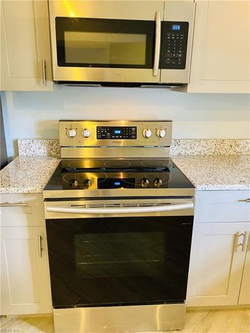 710 White Hall LN, Virginia Beach, VA 23462