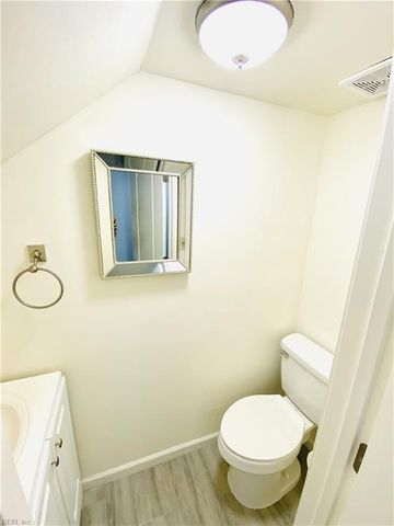 710 White Hall LN, Virginia Beach, VA 23462