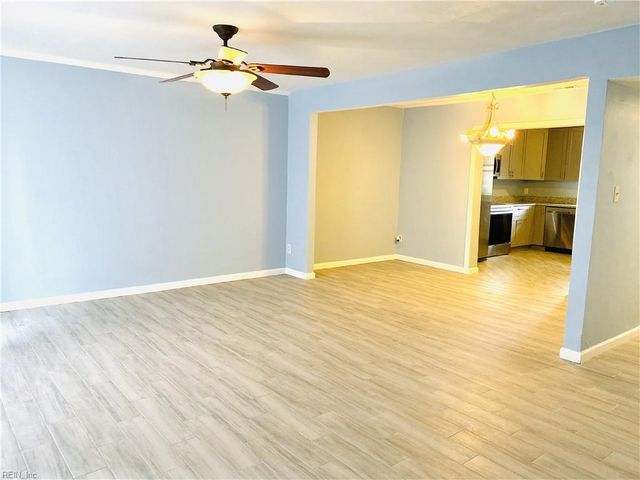 710 White Hall LN, Virginia Beach, VA 23462
