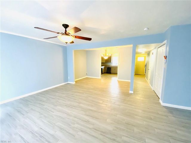710 White Hall LN, Virginia Beach, VA 23462