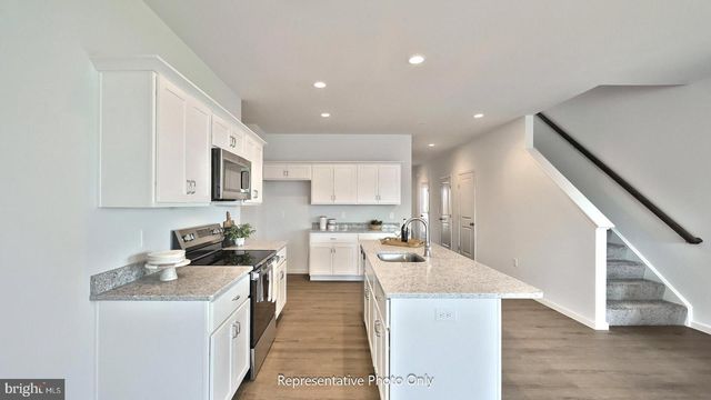106 FOUNDRY LN, Lebanon, PA 17042