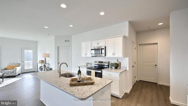 106 FOUNDRY LN, Lebanon, PA 17042