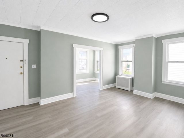 556 S Clinton St, East Orange City, NJ 07018
