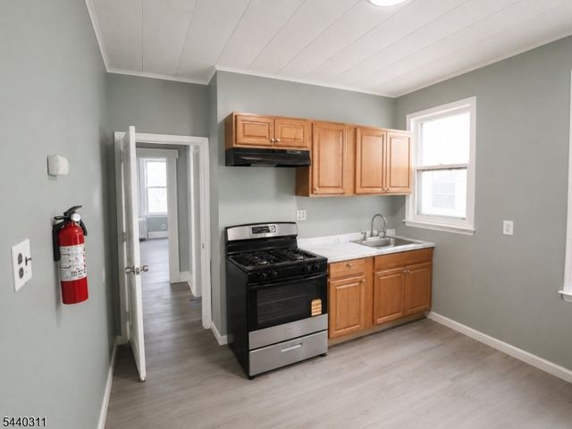 556 S Clinton St, East Orange City, NJ 07018