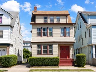 556 S Clinton St, East Orange City, NJ 07018