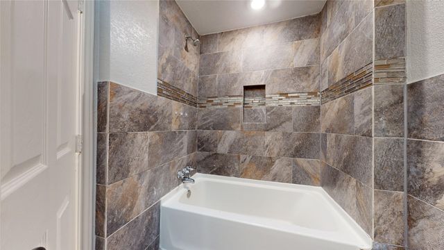 1415 N Luckett Street, Sherman, TX 75090