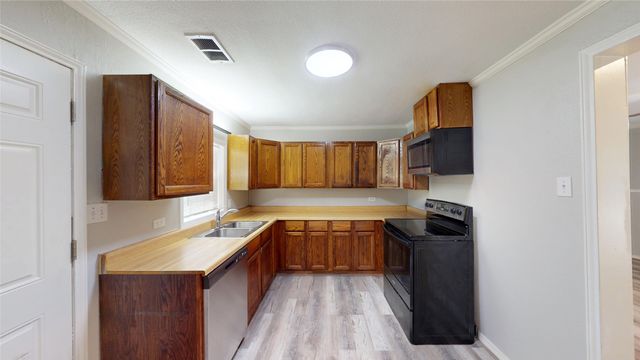 1415 N Luckett Street, Sherman, TX 75090