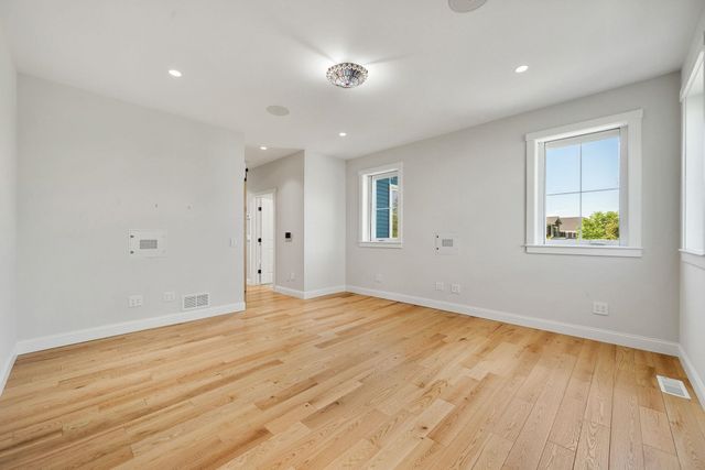 225 Midland Avenue, South Burlington, VT 05403