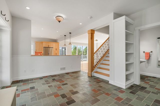 225 Midland Avenue, South Burlington, VT 05403