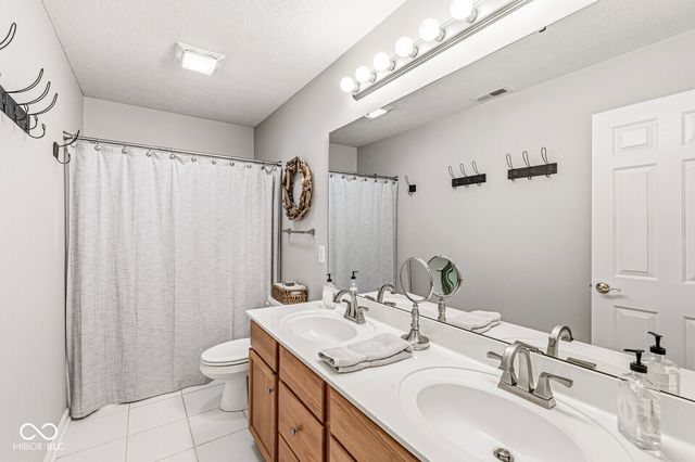 18532 Oriental Oak Court, Noblesville, IN 46062