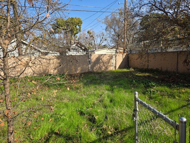 319 W 22nd St, Merced, CA 95340