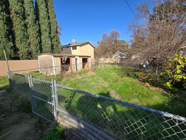 319 W 22nd St, Merced, CA 95340