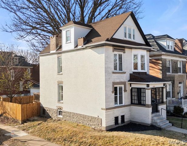 3434 Sidney Street, St Louis, MO 63104