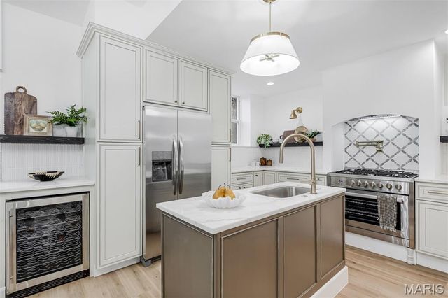 3434 Sidney Street, St Louis, MO 63104