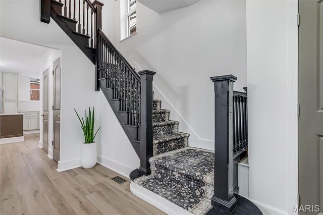 3434 Sidney Street, St Louis, MO 63104