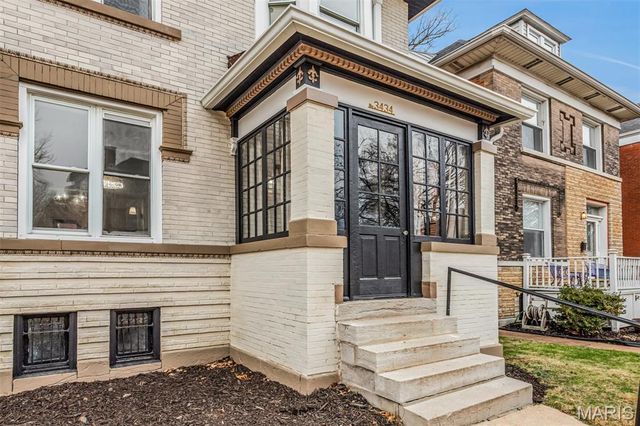 3434 Sidney Street, St Louis, MO 63104