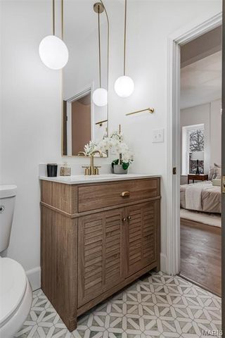 3434 Sidney Street, St Louis, MO 63104