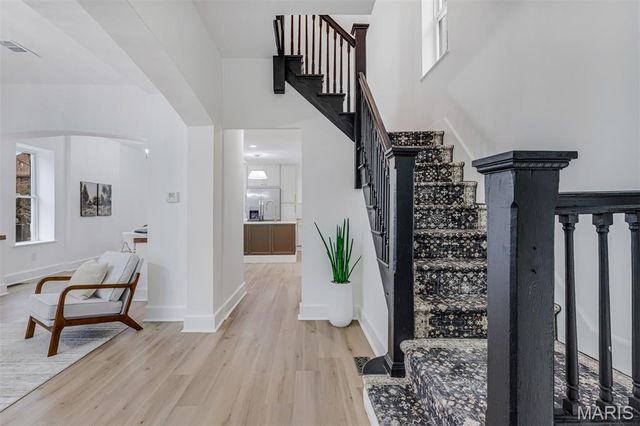 3434 Sidney Street, St Louis, MO 63104