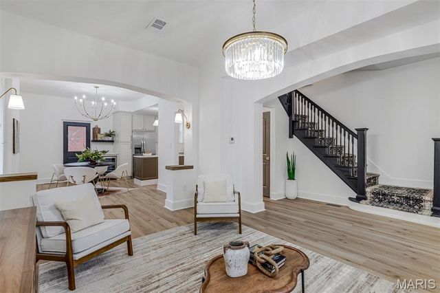 3434 Sidney Street, St Louis, MO 63104