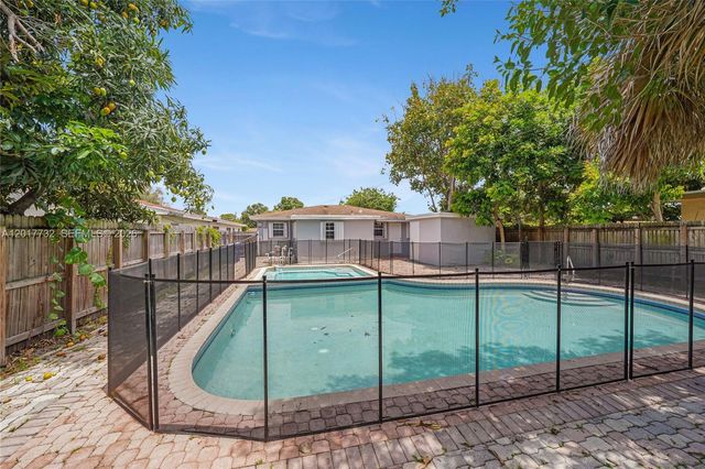 2844 Funston St, Hollywood, FL 33020